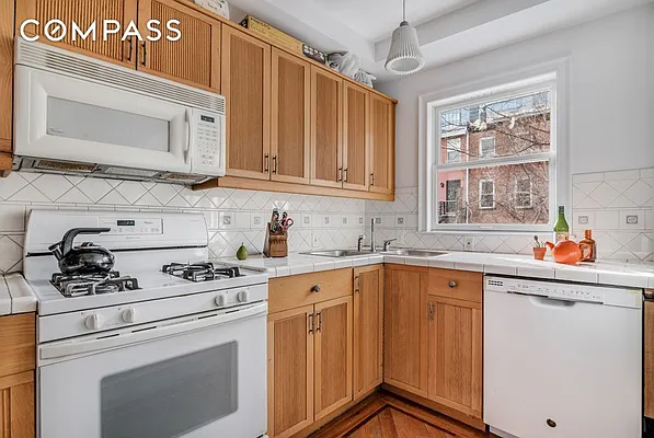 Sold by Compass | media 3