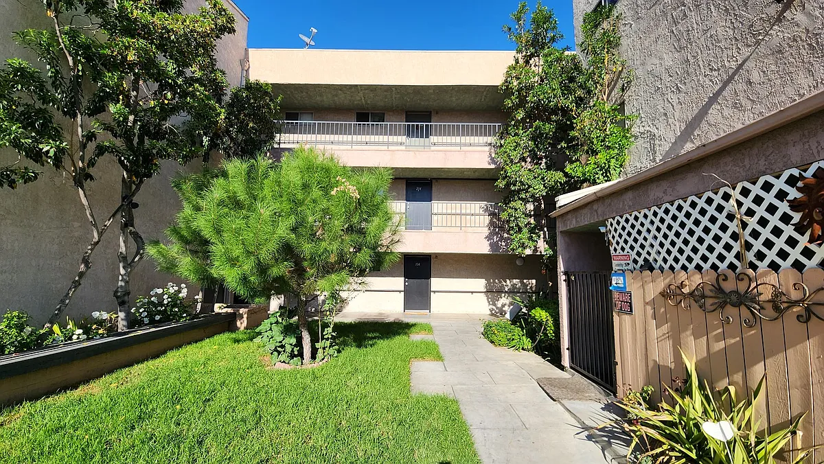 Building Photo - Arleta Apartments
