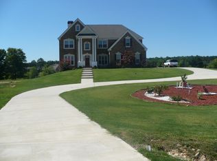 305 Vickery Ln, Fayetteville, GA 30215