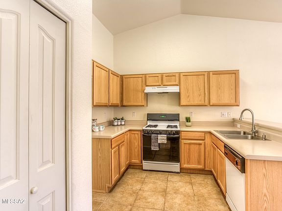 3rd image of 9774 E Paseo