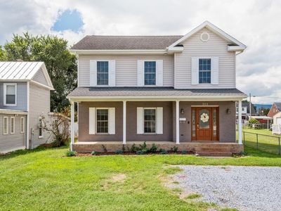 303 Jackson Ave, Elkton, VA, 22827