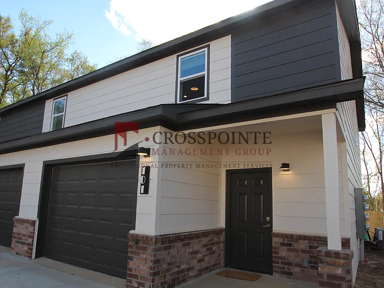 1927 Lindbergh Dr #301 — Photo 25