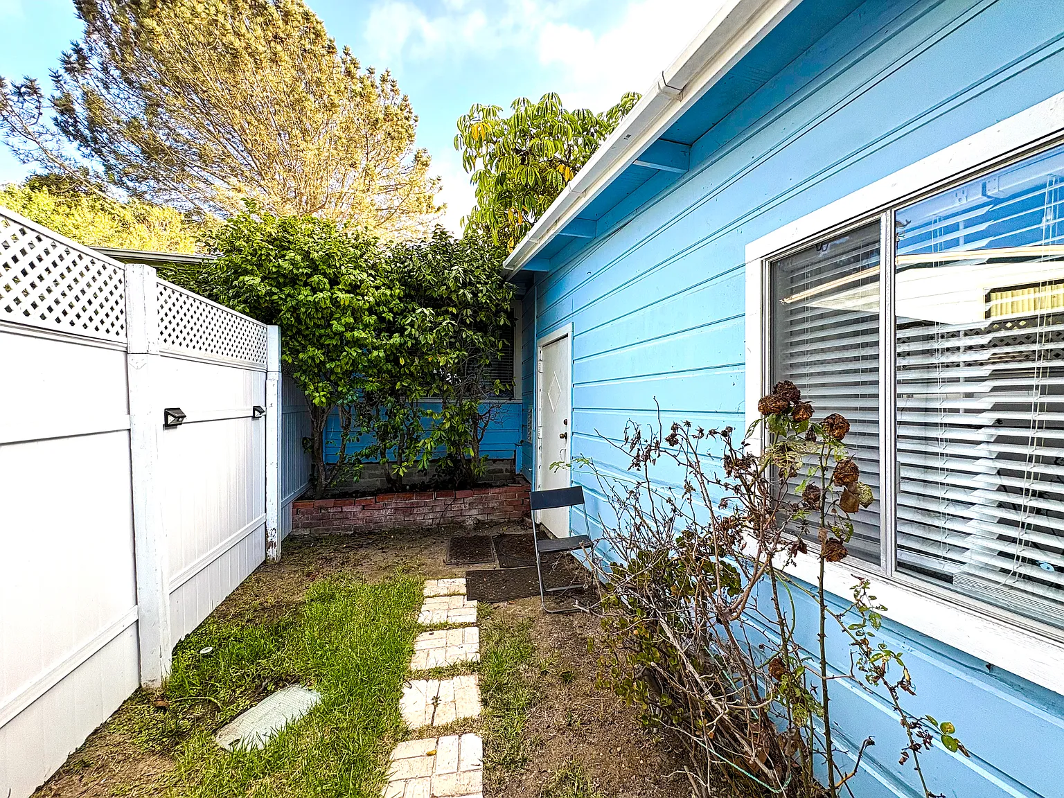 Studio, 400 sqft, $1,900 — Photo 4