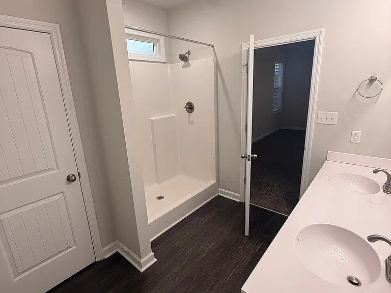 2025 Folkstone Woods Ln — Photo 23