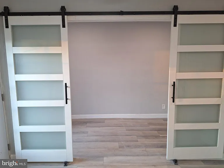 5235 Oxford Ave #3F — Photo 2