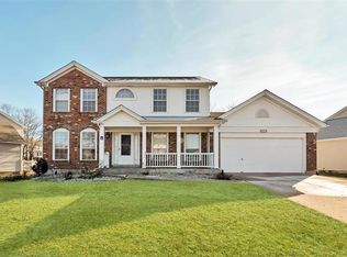 945 Weatherstone Dr, Saint Charles, MO