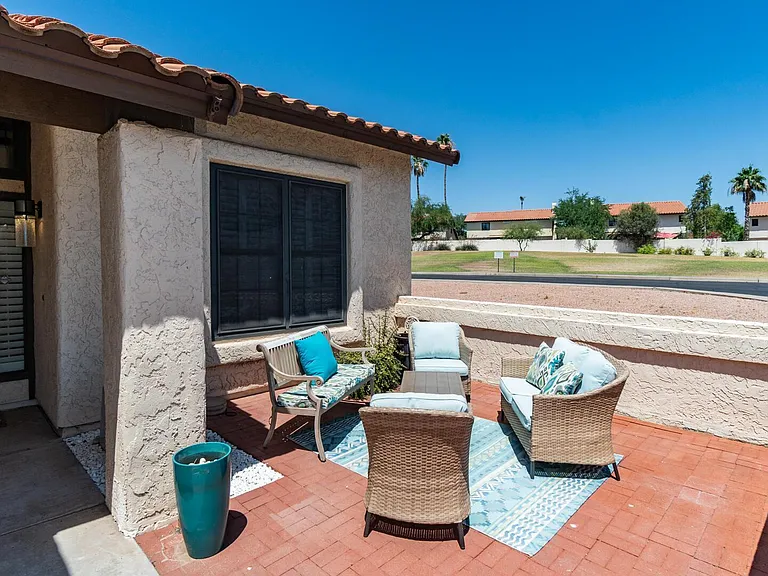 1460 N La Rosa Dr — Photo 17