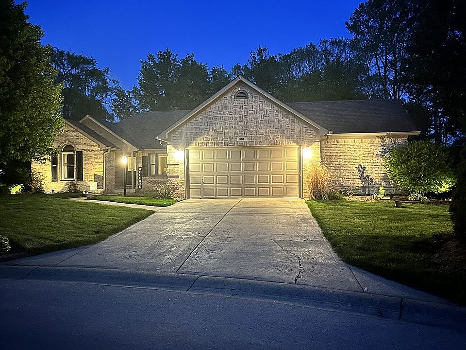 1st image of 909 Silver Valley Cir
