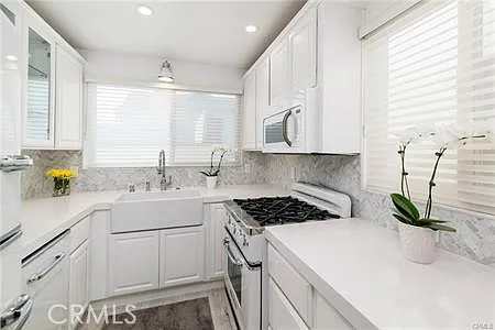 577 Ramona Ave #C — Photo 12