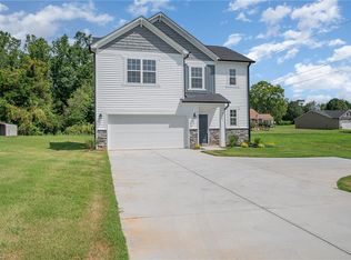 8117 Reynolda Rd, Pfafftown, NC 27040