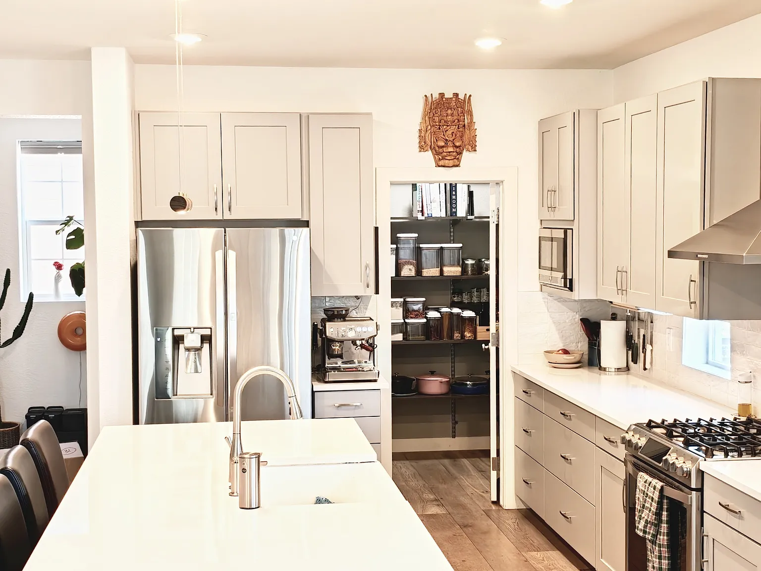 4 bed, 2451 sqft, $4,000 — Photo 3