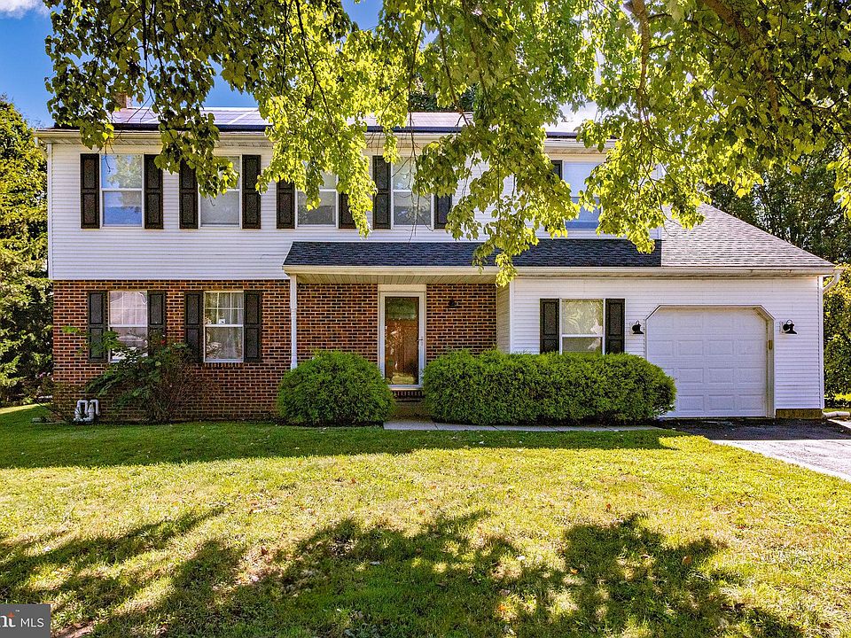 1st image of 312 Cambridge Ln
