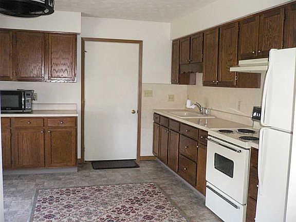 3rd image of 1838 Britton Dr