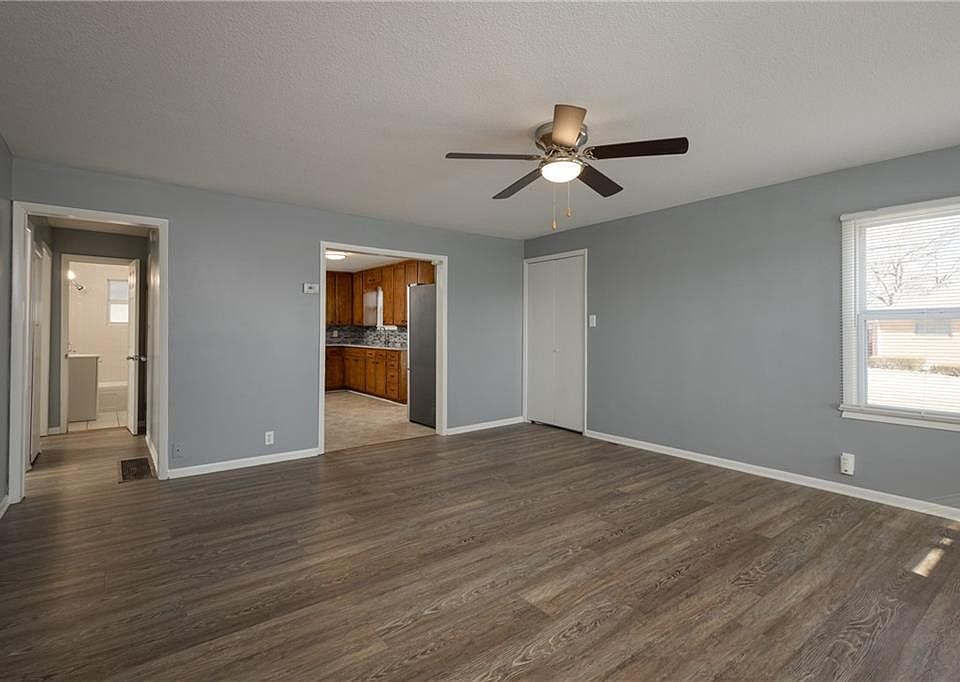 1st image of 3122 S Forest Ave