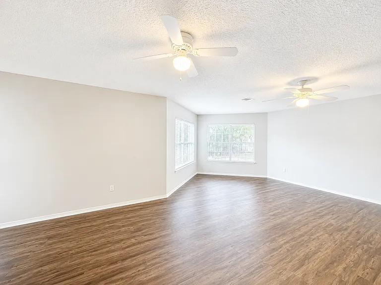 7903 Bramble Bush Dr — Photo 10