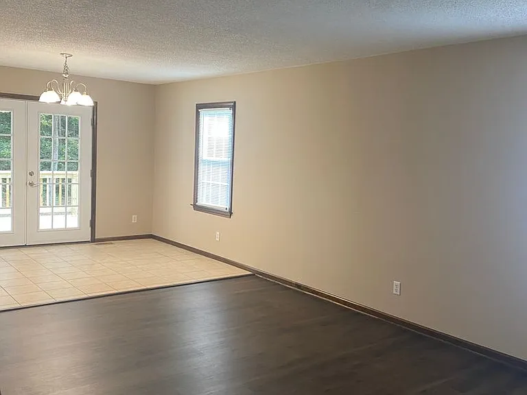 1509 N Respess St — Photo 6
