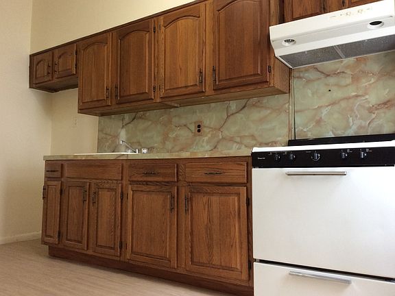 3rd image of 8422 13th Ave APT 1R