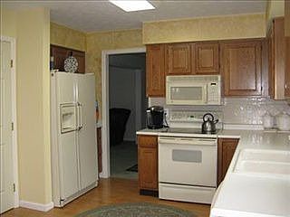 3rd image of 3505 Apple Grove Dr