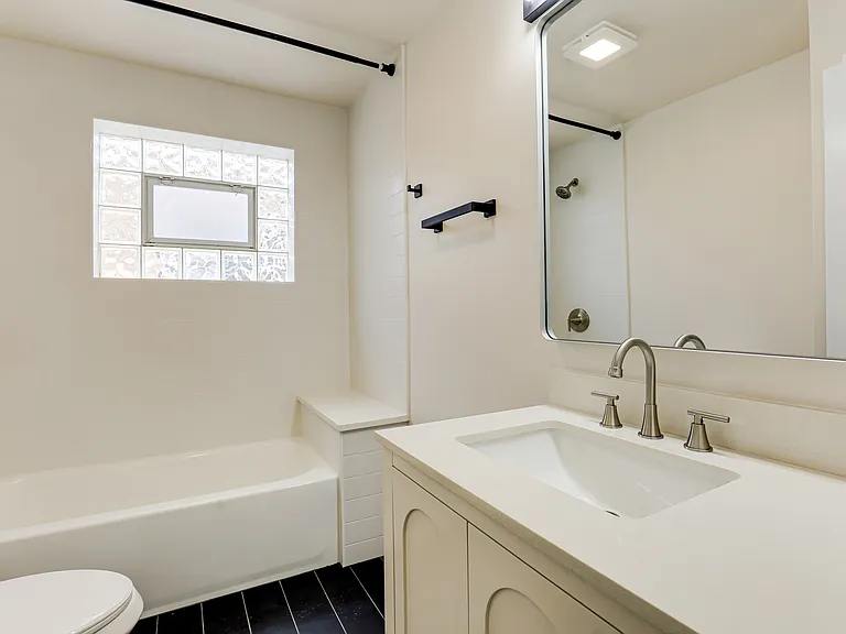 5420 N Central Ave #2 — Photo 11