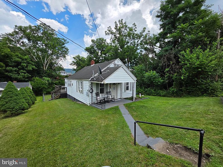Listing photo 3