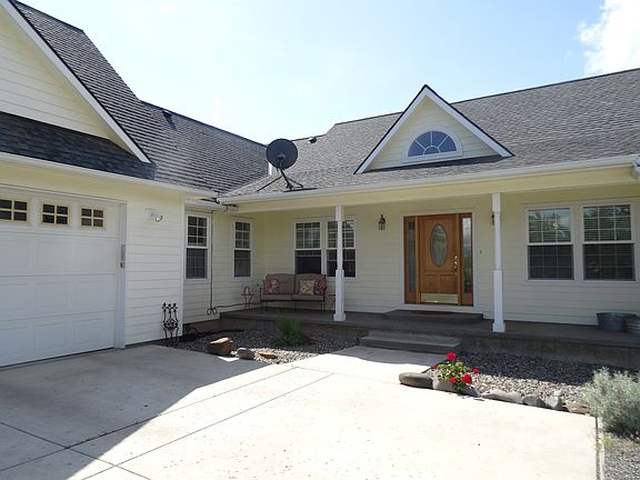 Private driveway and porch