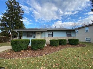 400 Bellarmine Dr E, Joliet, IL 60436