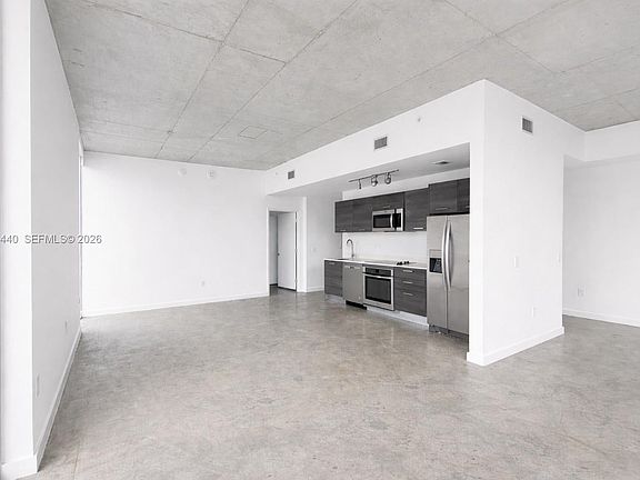 3rd image of 151 SE 1st St APT 3001