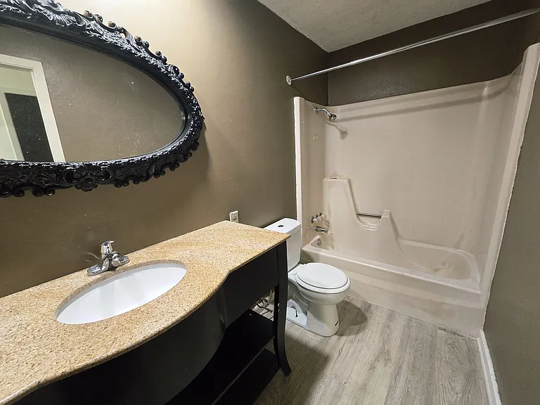 2215 Gontier Dr — Photo 10