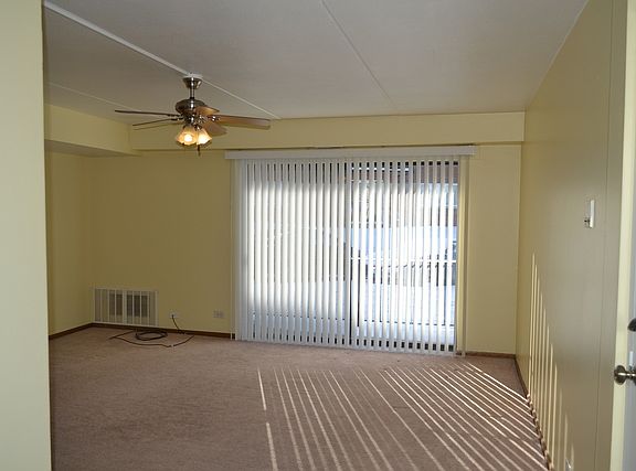 5th image of 7131 166th St APT 103