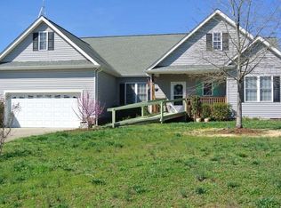 136 McIntosh Ln, Forest City, NC 28043