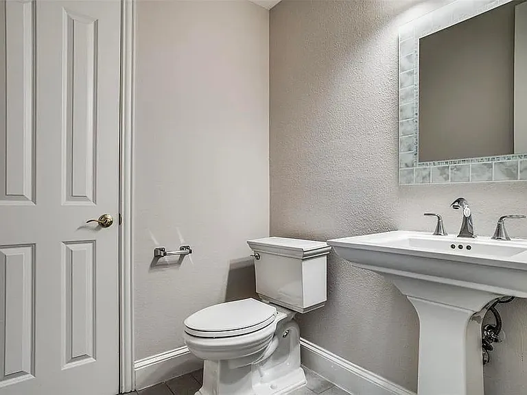 5720 La Vista Dr — Photo 8