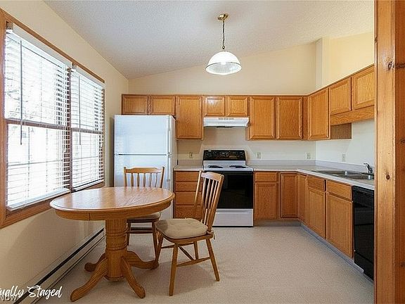5th image of 651 Sturbridge Dr Unit 26