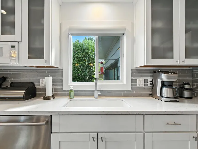 2407 E Mill Plain Blvd — Photo 9