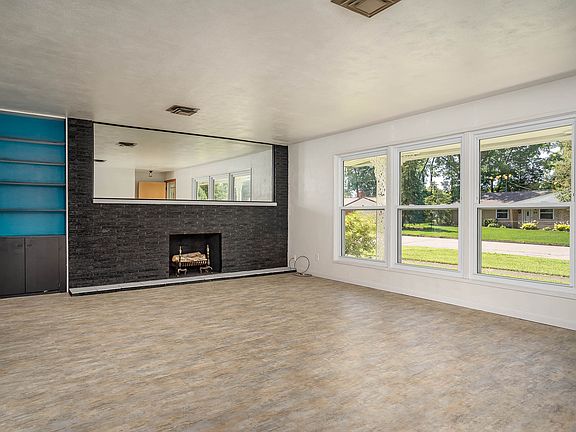 4th image of 67 Shadybrook Dr