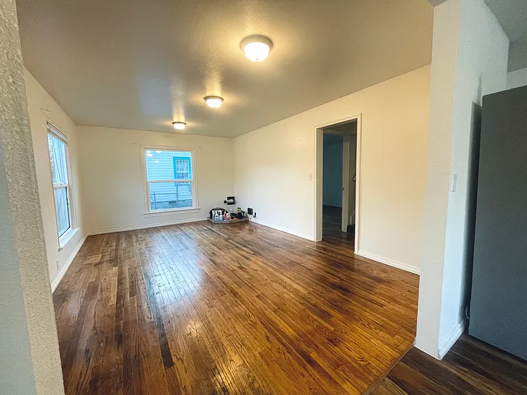 3232 Washington Way — Photo 4