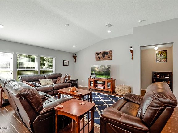 4th image of 13154 Christine Marie Ct