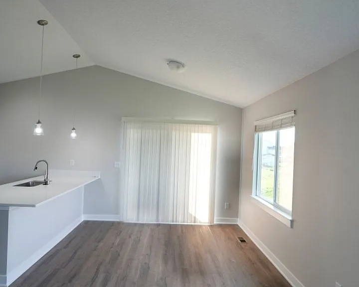 700 SE Mesa Dr — Photo 13