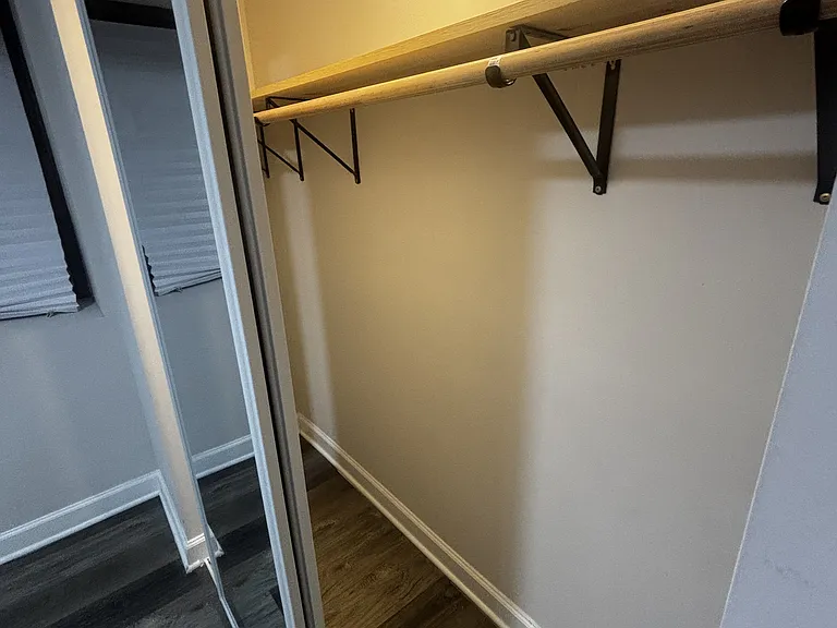 1328 W 18th Pl — Photo 11