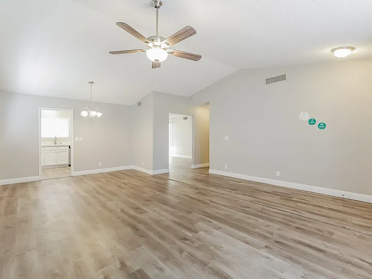 3145 Laurel Ave — Photo 7