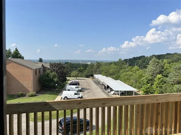 1116 Eagle Feather Cir APT E, West Carrollton, OH 45449