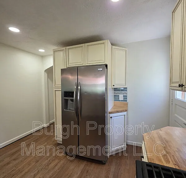 300 Maxwell Dr — Photo 9