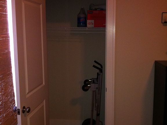 5th image of 1822 N Parkway APT 3