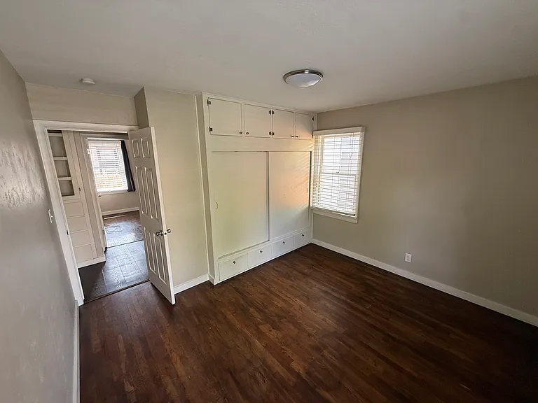 1015 Stephens Ave — Photo 9