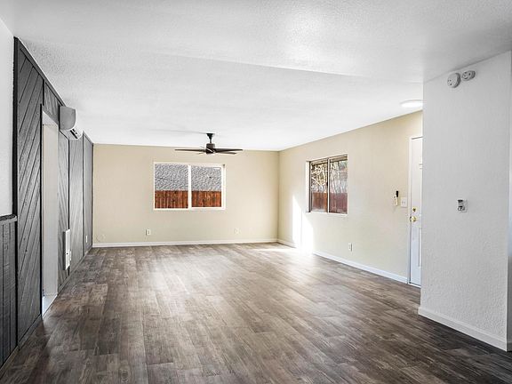 2nd image of 1924 Mesquite St