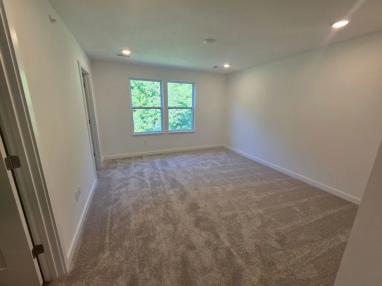1806 Canterbury Dr — Photo 19