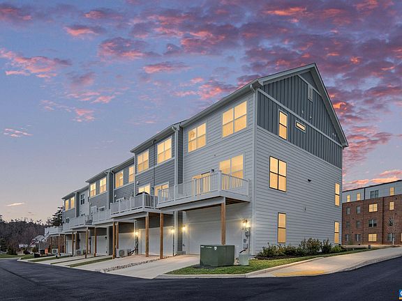 2nd image of 3055 Horizon Dr