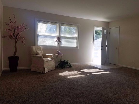 2nd image of 1426 E 33rd Ave
