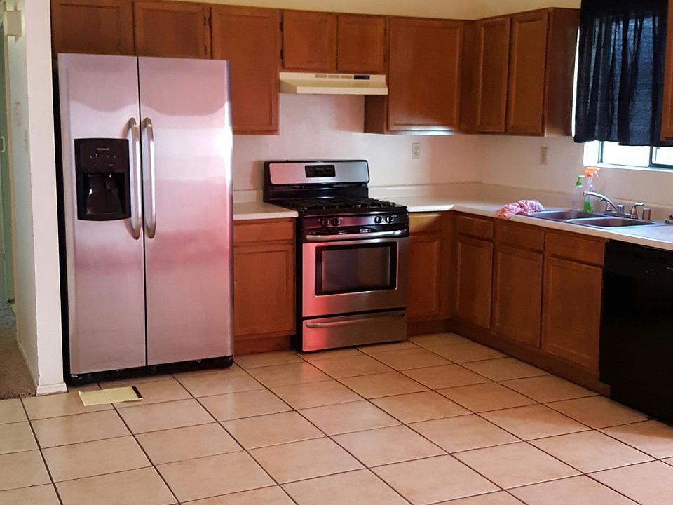 2nd image of 7304 Platero Pl NW