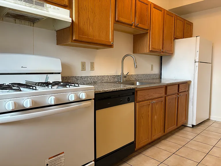 704 Interdrive St #2S — Photo 10