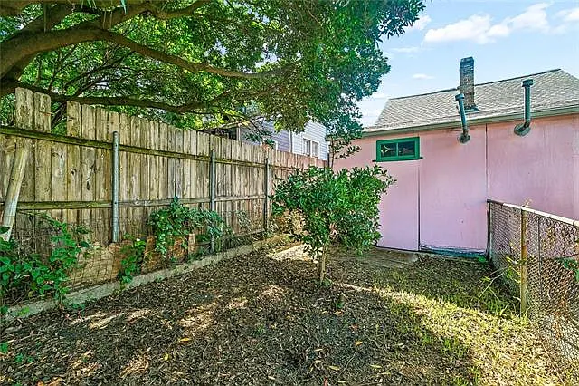 1022 Port St — Photo 16